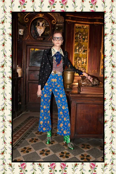 Look 18